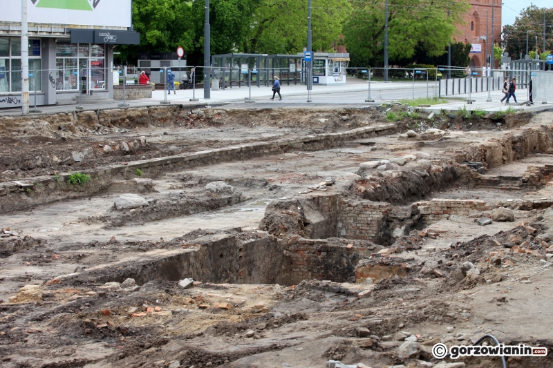 14/21 Prace archeologiczne na Chrobrego