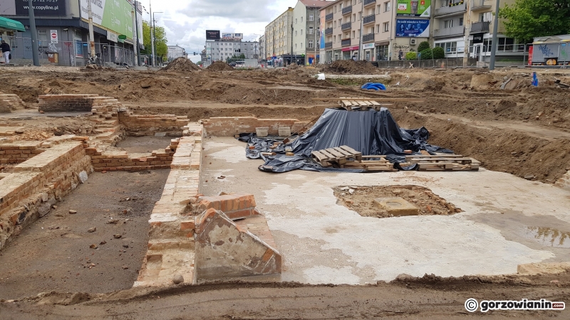 18/21 Prace archeologiczne na Chrobrego