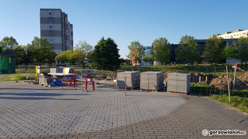 5/7 Budowa Weranda Bistro Grill&Coffee w parku Górczyńskim