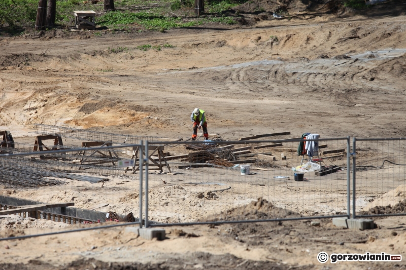 14/18 Postęp prac przy budowie hali widowiskowo-sportowej