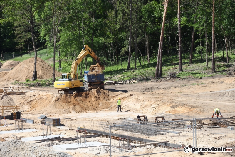 15/18 Postęp prac przy budowie hali widowiskowo-sportowej