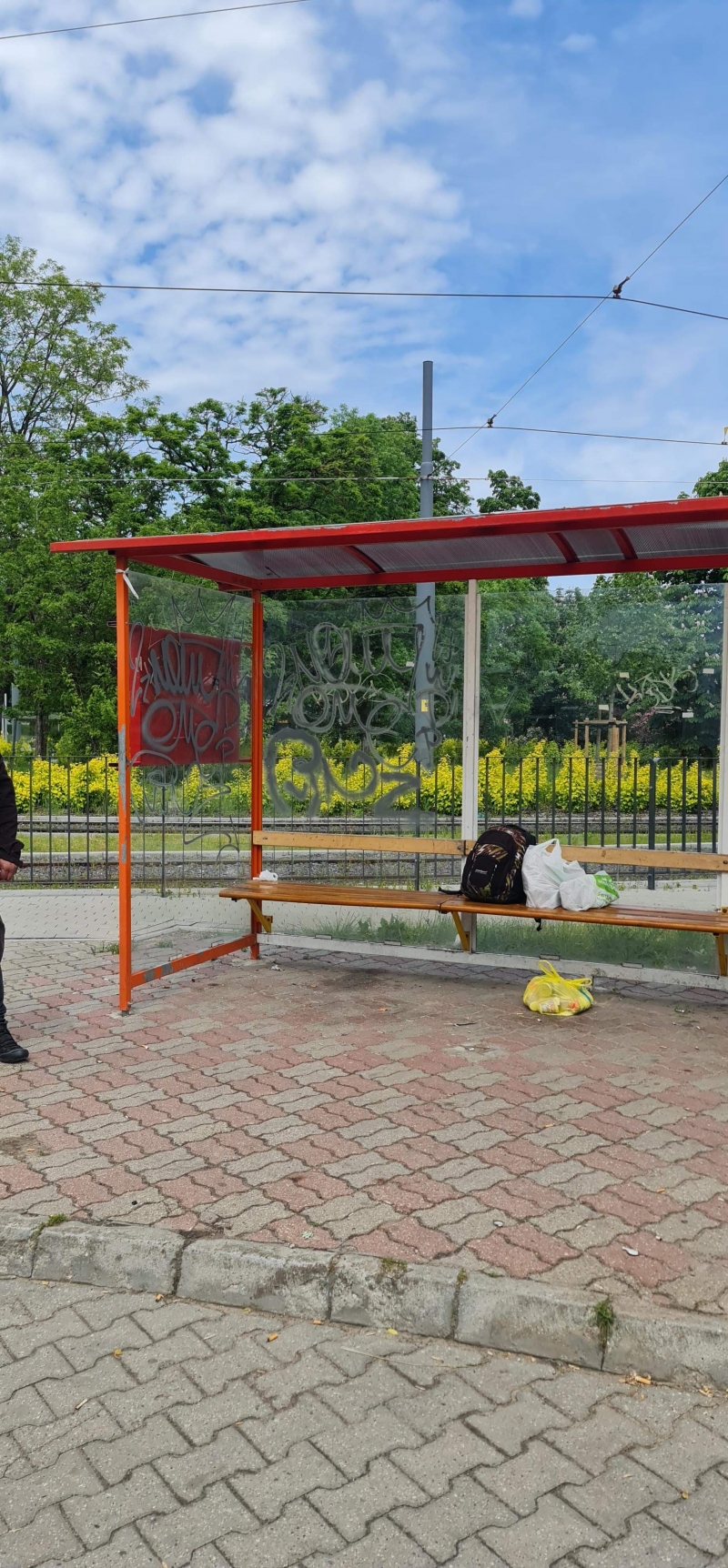 5/13 Pobazgrane sprayem przystanki w Gorzowie