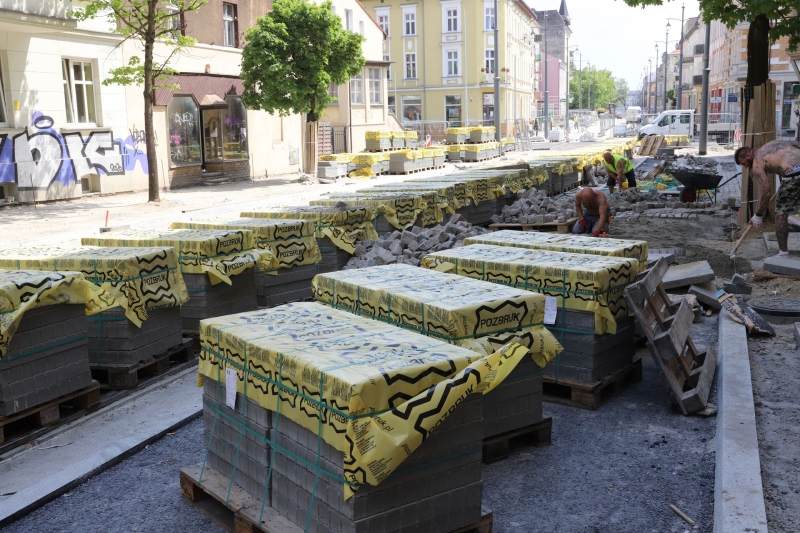 24/25 Postęp prac przy ul. Chrobrego i Mieszka I - czerwiec 2021