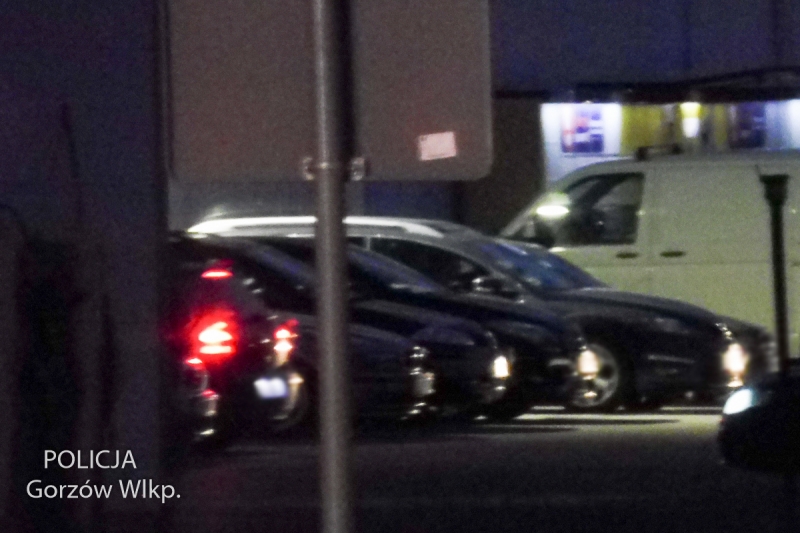 5/5 Gorzowscy policjanci zapobiegli nocnym wyścigom