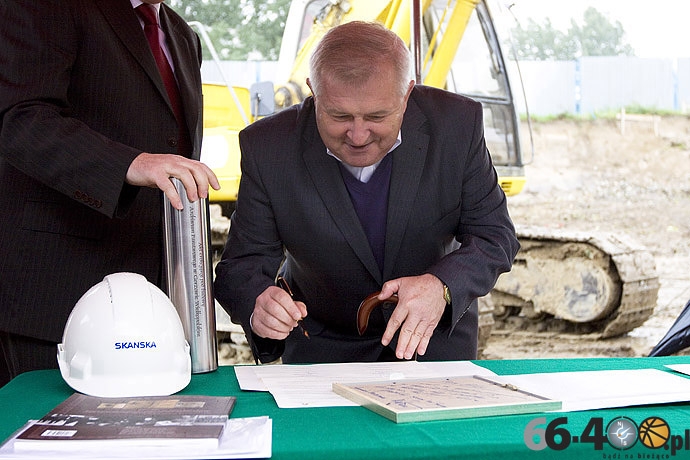 10/17 Wmurowanie aktu erekcyjnego pod budowę Archiwum Państwowego