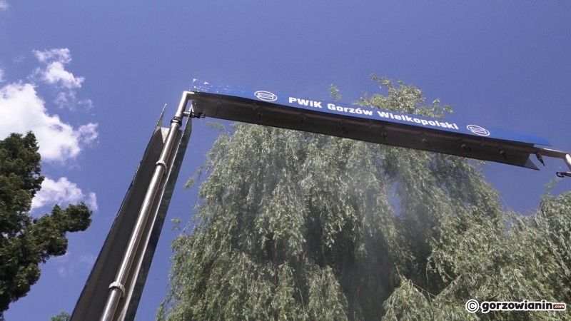 11/13 Kurtyny wodne chłodzą mieszkańców Gorzowa