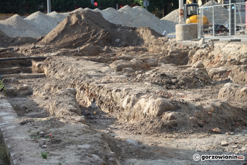 4/16 Nowe odkrycia archeologiczne na Chrobrego