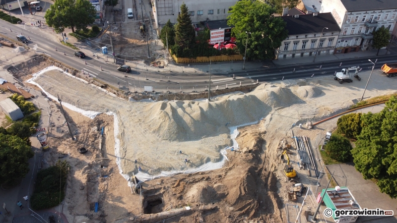 13/16 Nowe odkrycia archeologiczne na Chrobrego