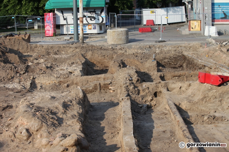 16/16 Nowe odkrycia archeologiczne na Chrobrego
