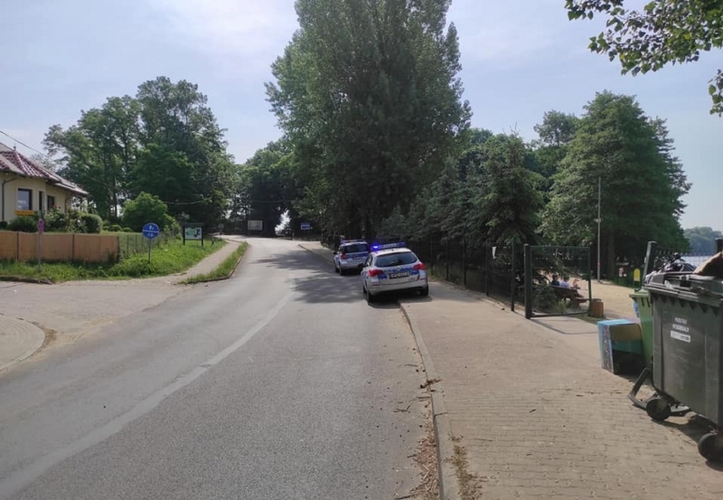 4/6 Porzucony peugeot na plaży w Kłodawie