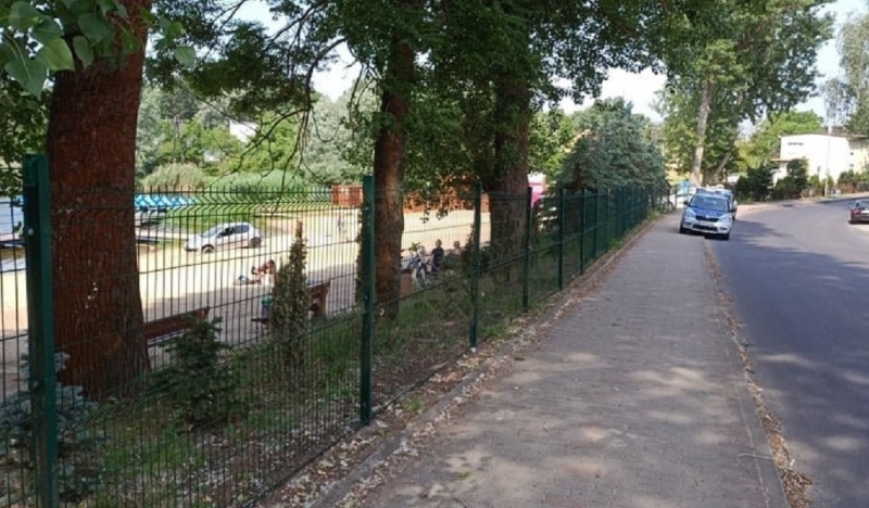 5/6 Porzucony peugeot na plaży w Kłodawie