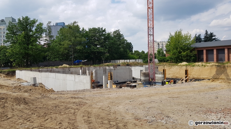 8/15 Budowa nowych bloków na os. Dolinki