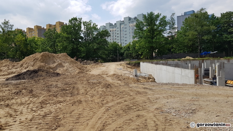9/15 Budowa nowych bloków na os. Dolinki