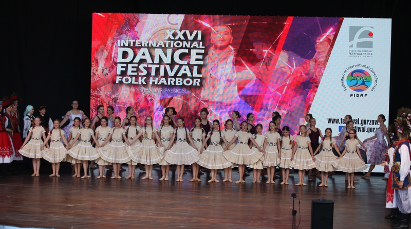 16/19 Międzynarodowy Festiwal Tańca Folk Przystań 