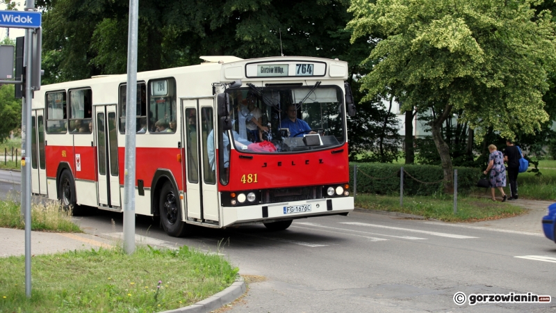 4/16 Przejazd zabytkowym Jelczem