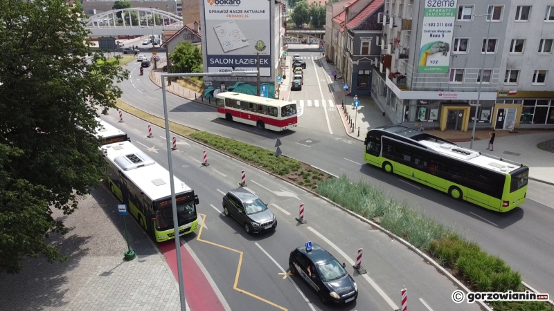 8/16 Przejazd zabytkowym Jelczem