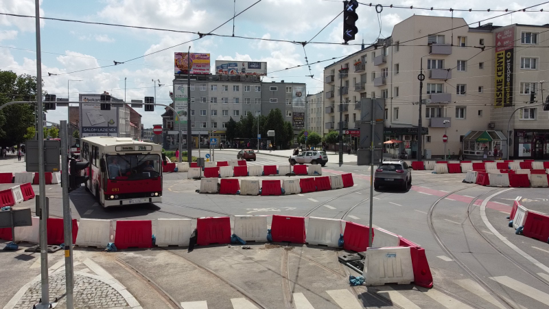 9/16 Przejazd zabytkowym Jelczem