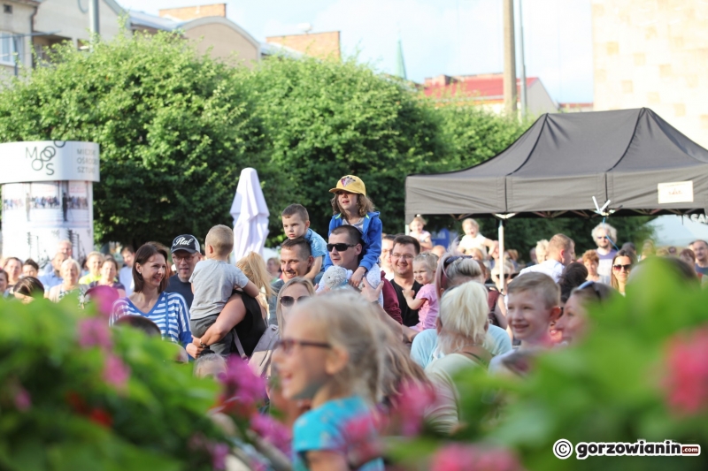 16/30 Koncert Majki Jeżowskiej na Starym Rynku