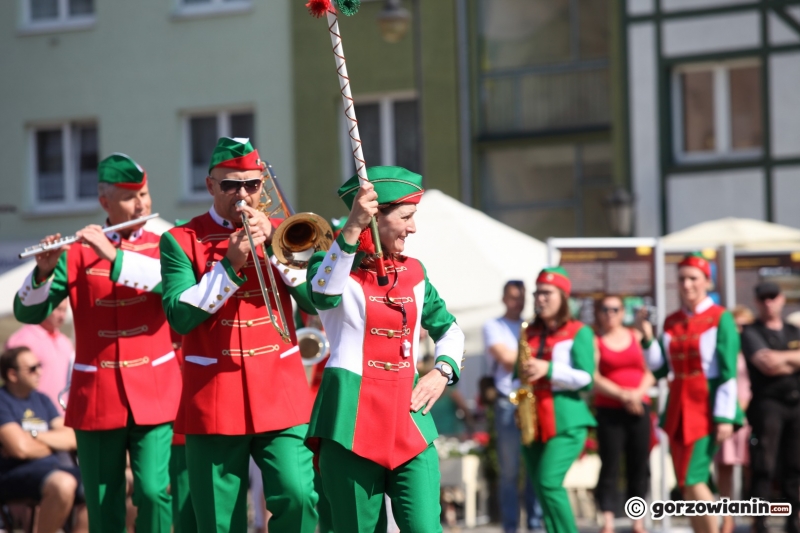 11/38 Pokaz musztry paradnej w wykonaniu Gorzowskiej Orkiestry Dętej