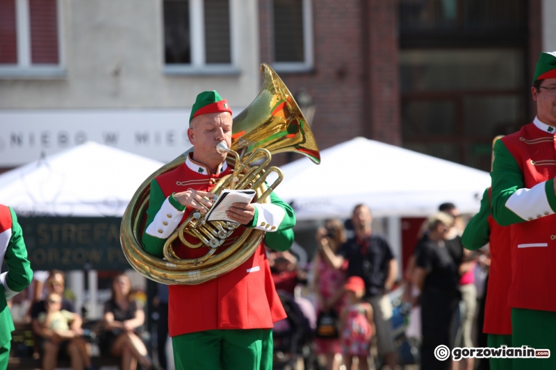 13/38 Pokaz musztry paradnej w wykonaniu Gorzowskiej Orkiestry Dętej