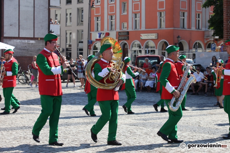14/38 Pokaz musztry paradnej w wykonaniu Gorzowskiej Orkiestry Dętej