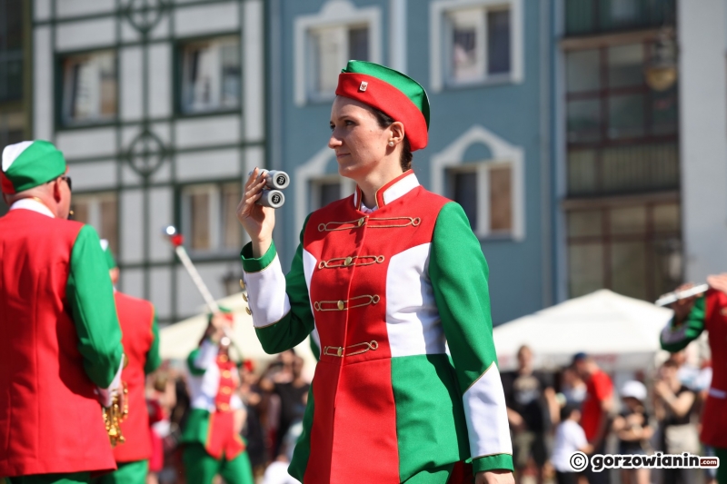 15/38 Pokaz musztry paradnej w wykonaniu Gorzowskiej Orkiestry Dętej