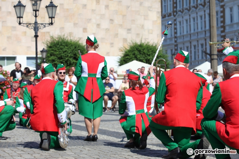 19/38 Pokaz musztry paradnej w wykonaniu Gorzowskiej Orkiestry Dętej