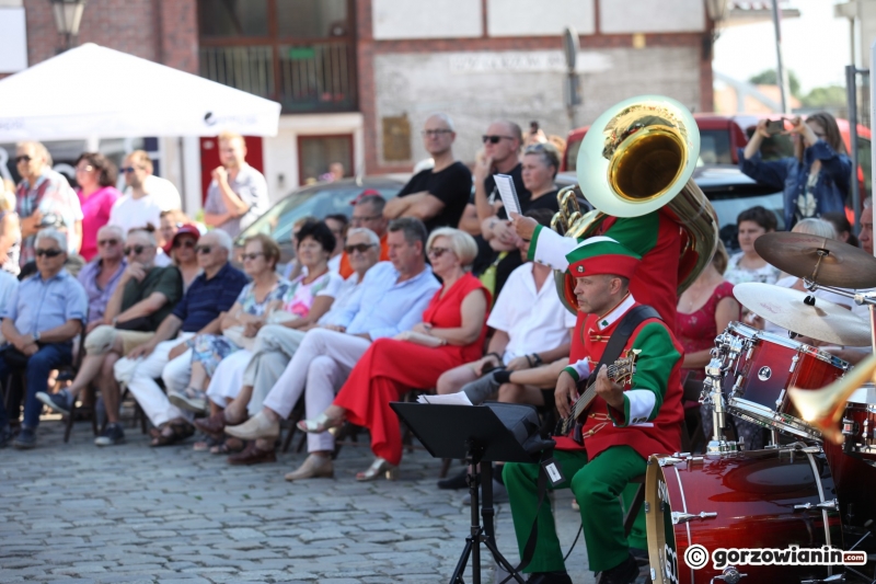 21/38 Pokaz musztry paradnej w wykonaniu Gorzowskiej Orkiestry Dętej