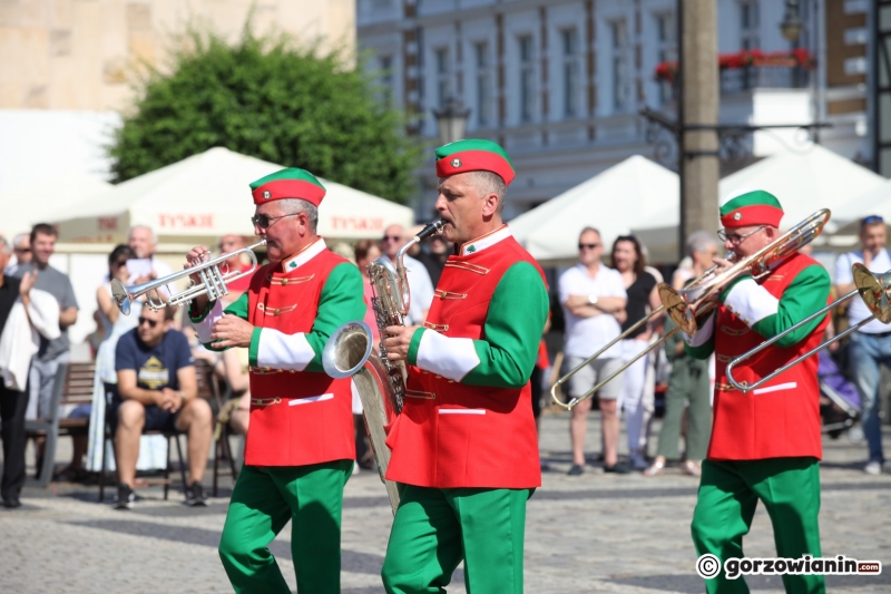 28/38 Pokaz musztry paradnej w wykonaniu Gorzowskiej Orkiestry Dętej