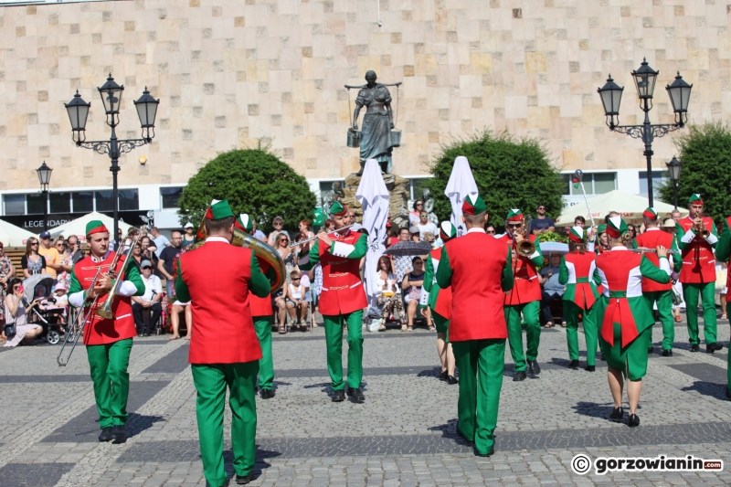 33/38 Pokaz musztry paradnej w wykonaniu Gorzowskiej Orkiestry Dętej