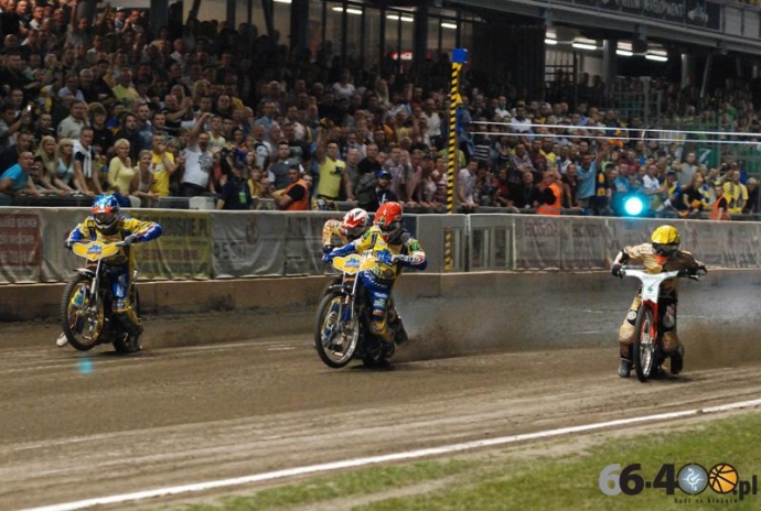 8/42 Półfinał: Caelum Stal Gorzów - Falubaz Zielona Góra 27:19