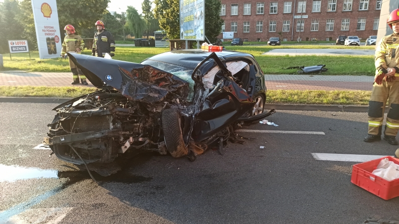 3/8 Poranne zdarzenie BMW z tramwajem. Jedna osoba ranna