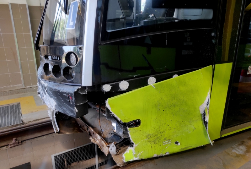 5/8 Poranne zdarzenie BMW z tramwajem. Jedna osoba ranna