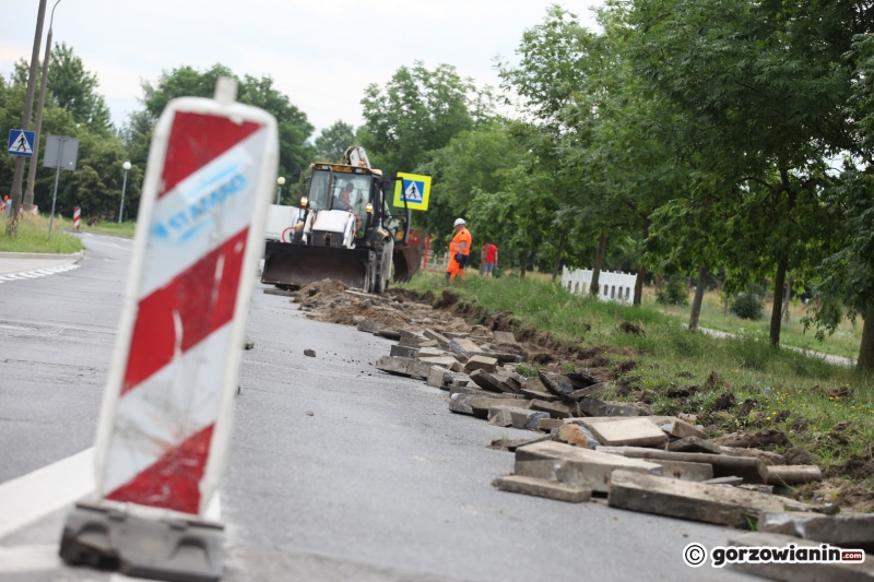 5/17 Ruszył remont ul. Kombatantów