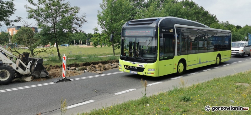 16/17 Ruszył remont ul. Kombatantów