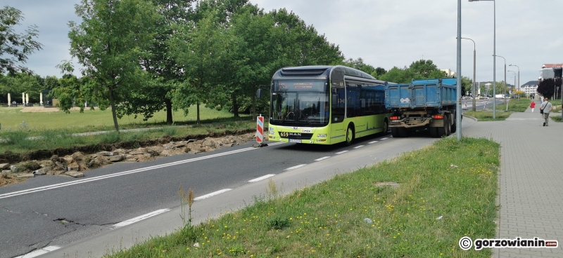 17/17 Ruszył remont ul. Kombatantów