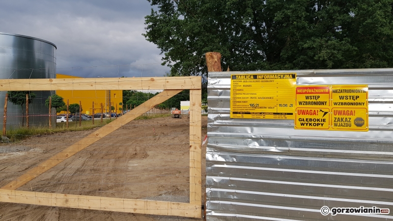 5/7 Rozpoczęła się budowa parku handlowego Londyńska