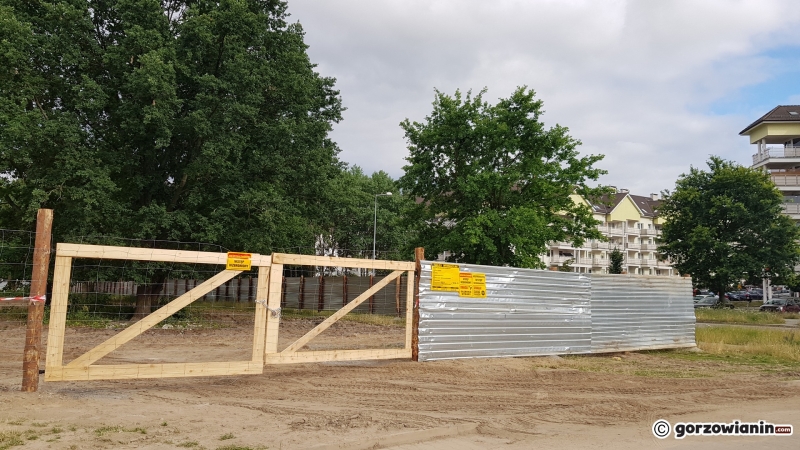 6/7 Rozpoczęła się budowa parku handlowego Londyńska