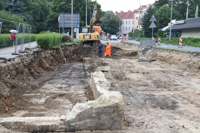 26/33 Postęp prac przy ul. Chrobrego i Mieszka I - lipiec 2021