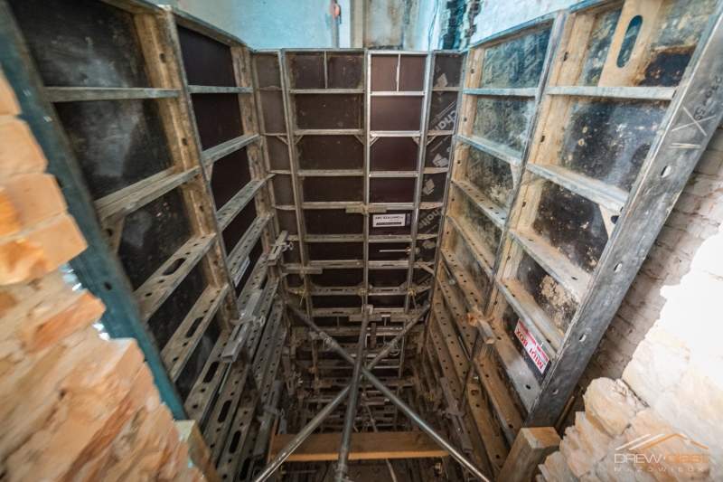 13/16 Postęp prac przy modernizacji Willi Jaehnego 