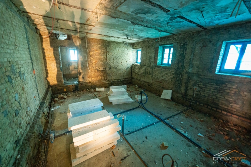 14/16 Postęp prac przy modernizacji Willi Jaehnego 