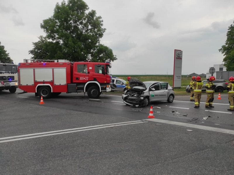 3/7 Zderzenie toyoty i audi na DK22