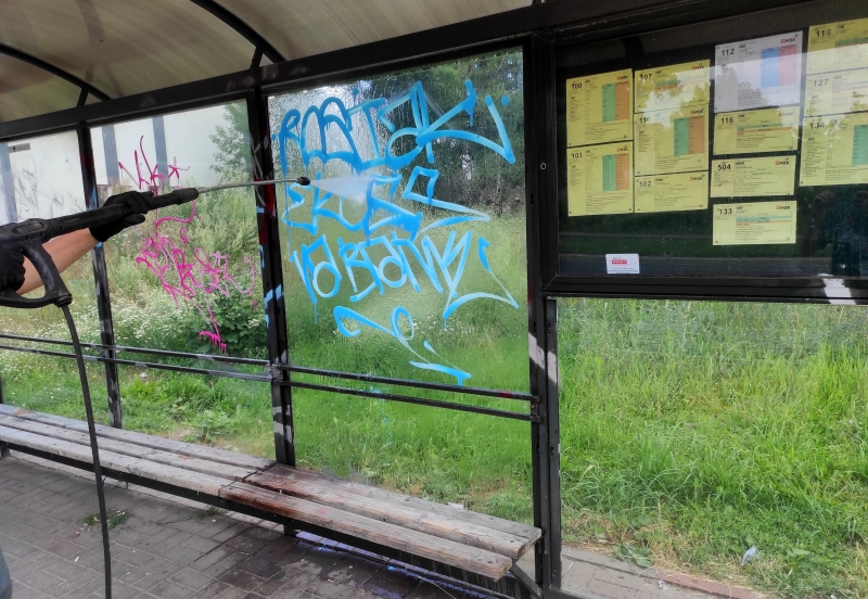 16/18 Czyszczenie pobazgranych przystanków w Gorzowie