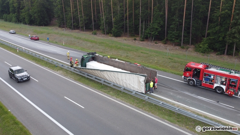 3/8 Zderzenie dwóch ciężarówek na trasie S3