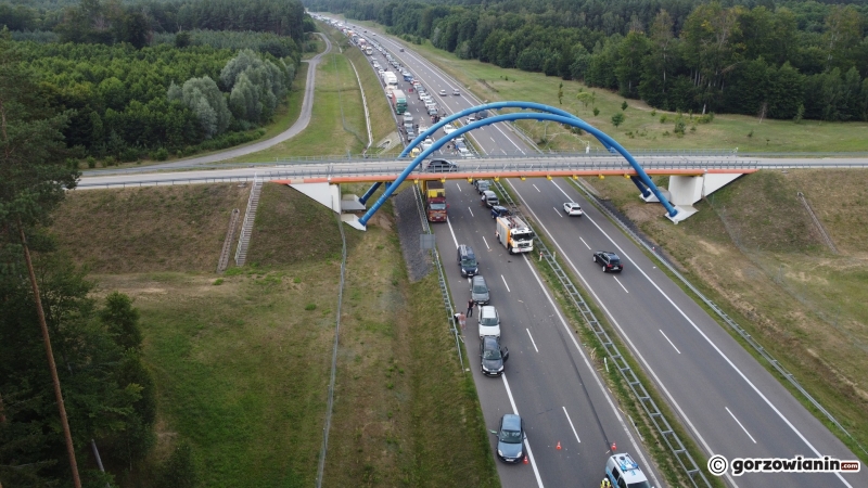 5/8 Zderzenie dwóch ciężarówek na trasie S3