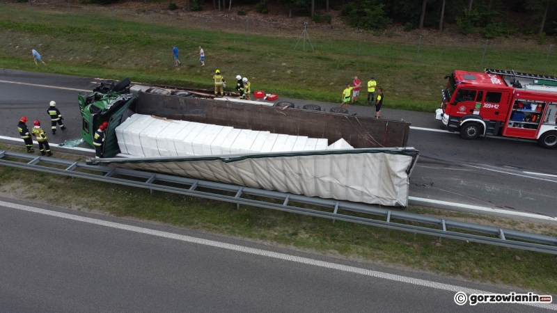 6/8 Zderzenie dwóch ciężarówek na trasie S3