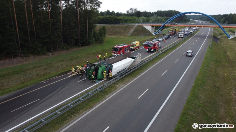 7/8 Zderzenie dwóch ciężarówek na trasie S3