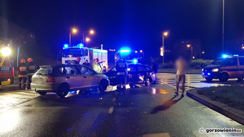 4/6 Zderzenie hondy i skody na rondzie Górczyńskim