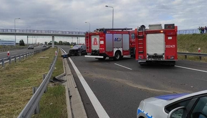 3/5 Kierujący fordem uderzył w barierki na S3