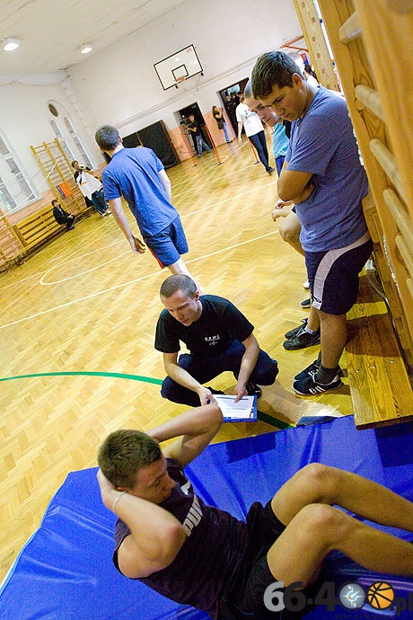 14/16 Wojskowa lekcja wychowania fizycznego w ZS Ekonomicznych